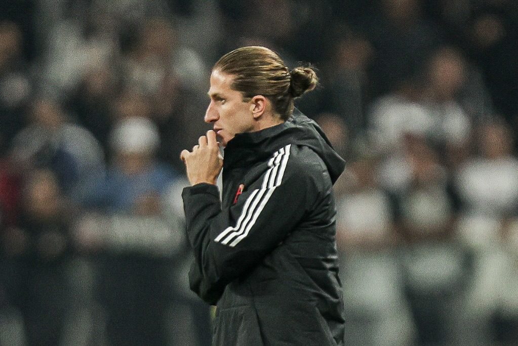Jaraguaense Filipe Luís assina contrato com time europeu até 2028, segundo jornal francês; confira