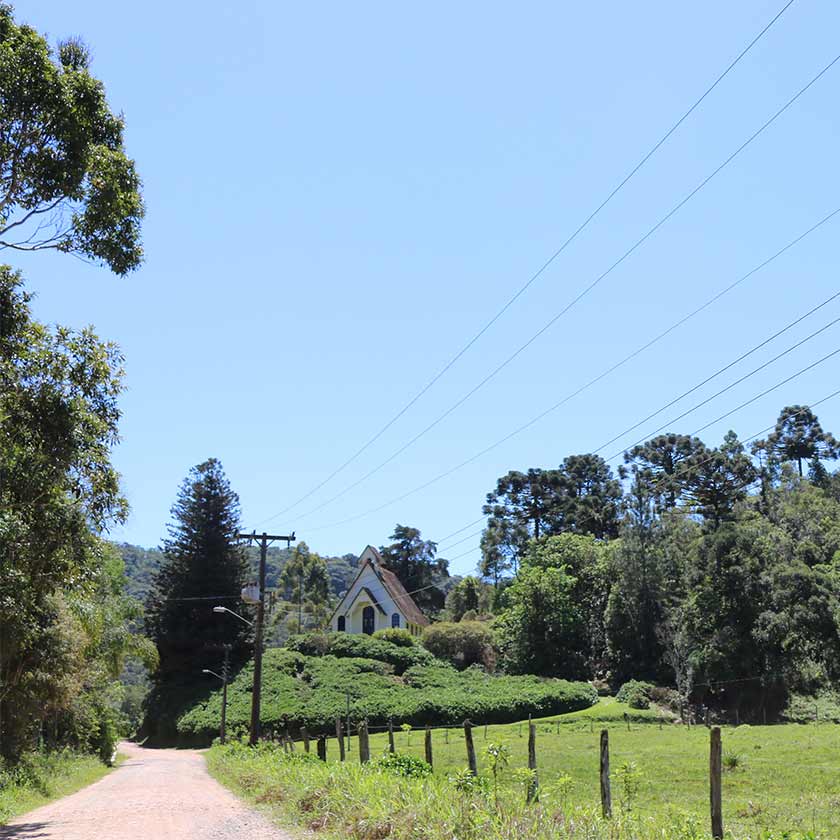 Igreja de madeira no Vale das Hortênsias na Estrada Rio do Júlio em Joinville