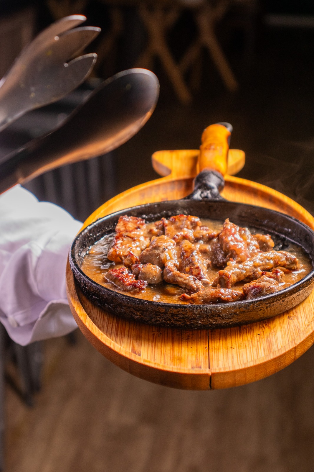 Rodízio de carnes por R$ 69,90 chama atenção de quem busca jantar fora sem gastar tanto em Jaraguá do Sul