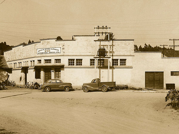 Primeira fábrica da WEG em Jaraguá do Sul, inaugurada em 1961.