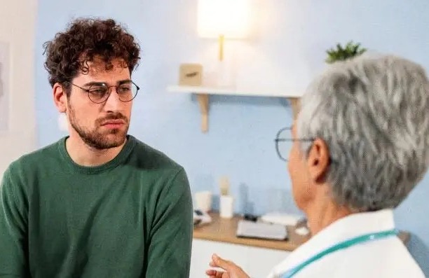 Campanha em Jaraguá do Sul orienta moradores sobre uso ético de atestados médicos nas unidades de saúde