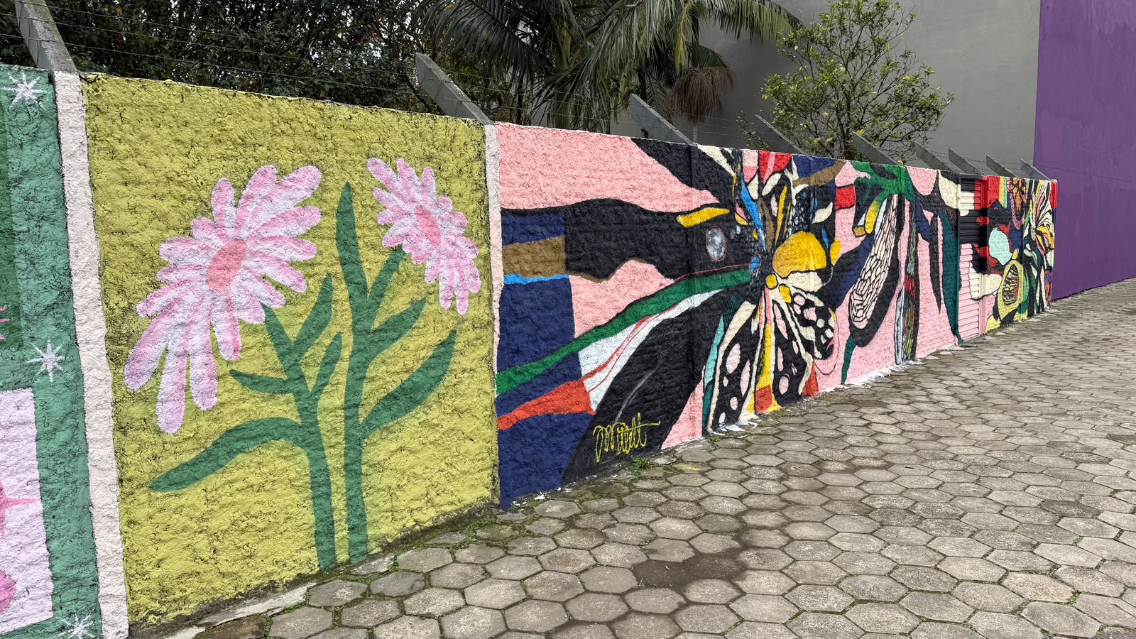 Murais do Caminho das Artes ao longo da ciclovia no Centro de Jaraguá do Sul.